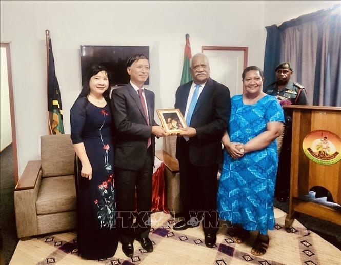 Vanuatu hails Vietnam’s role and position globally